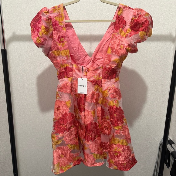 NEW Showpo Brailey Jacquard Mini Dress in pink floral. NWT US Size 6 - Picture 5 of 5